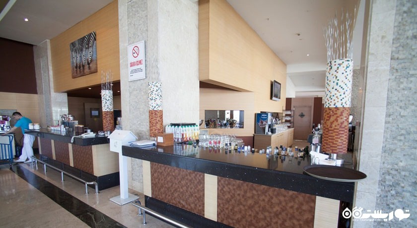 بوفه سلف سرویس هتل میراکل 